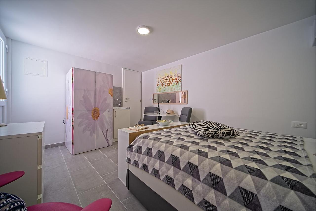 Apartments Lux Makarska Eksteriør bilde